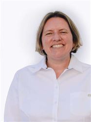 Tracey  Steele